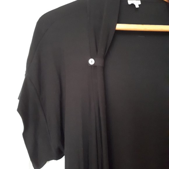 Short Sleeve Cardi with beautiful draping - Sz M Cute pearlized button detailing - Picture 2 of 5